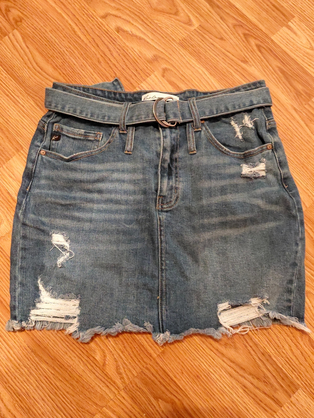 EUC Sz 28 KanCan Estilo #121040 Distressed Denim Mini Skirt Removable Belt